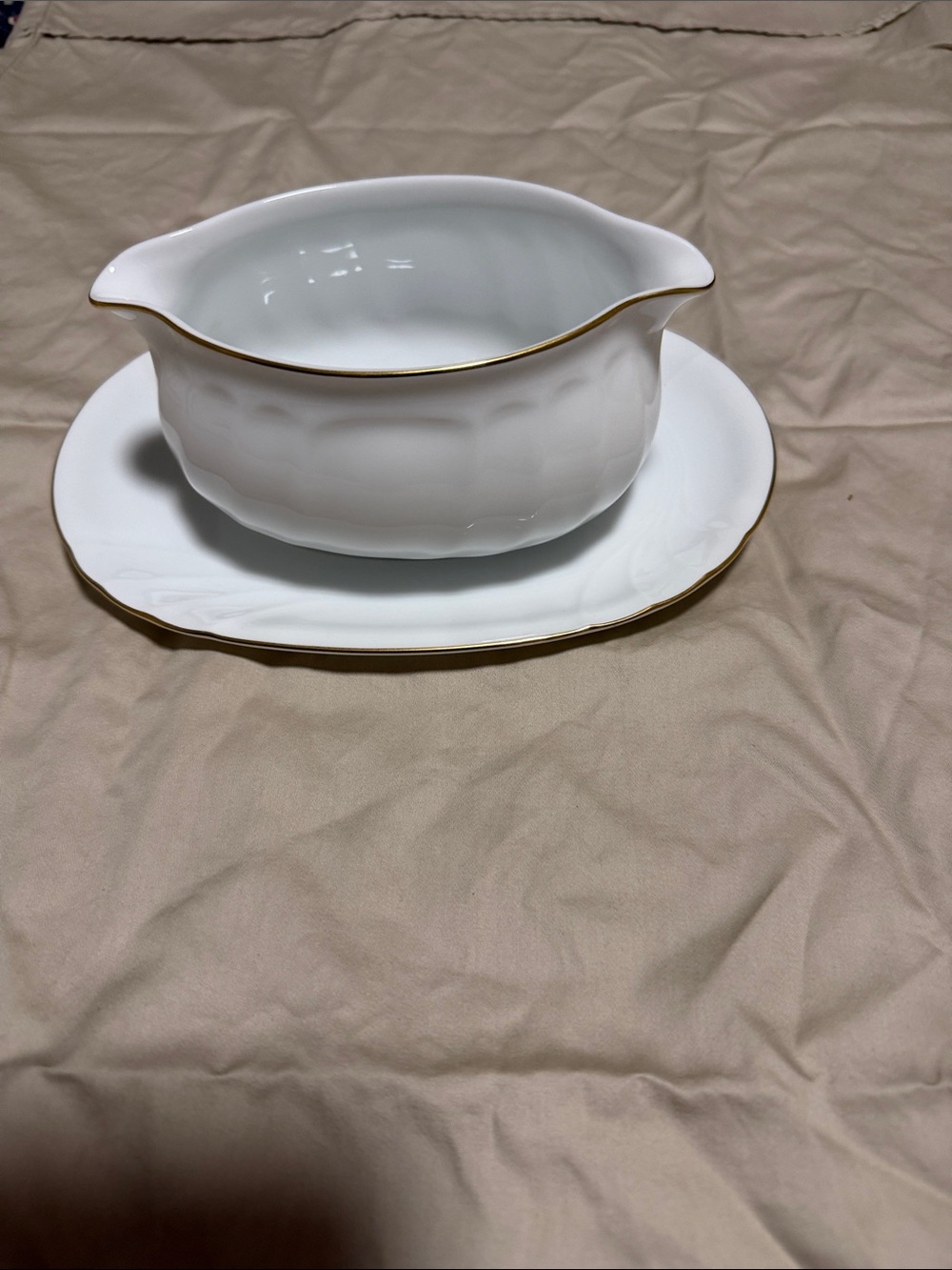 Mikasa White Porcelain Gravy Boat with Gold Trim